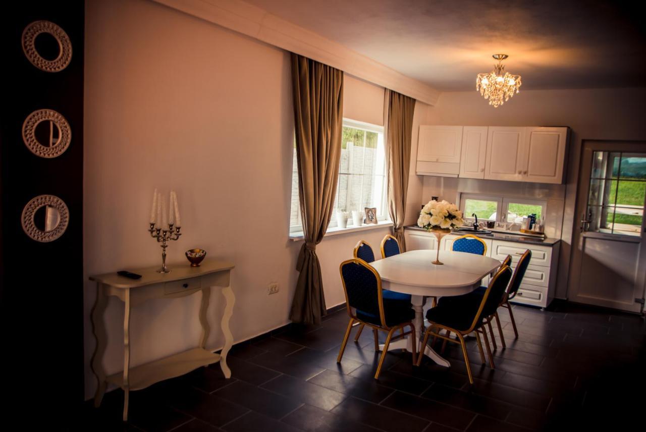 Green Hill Villa Кэлимэнешти Экстерьер фото