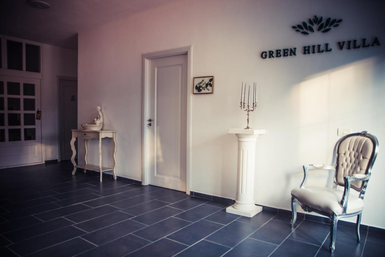 Green Hill Villa Кэлимэнешти Экстерьер фото