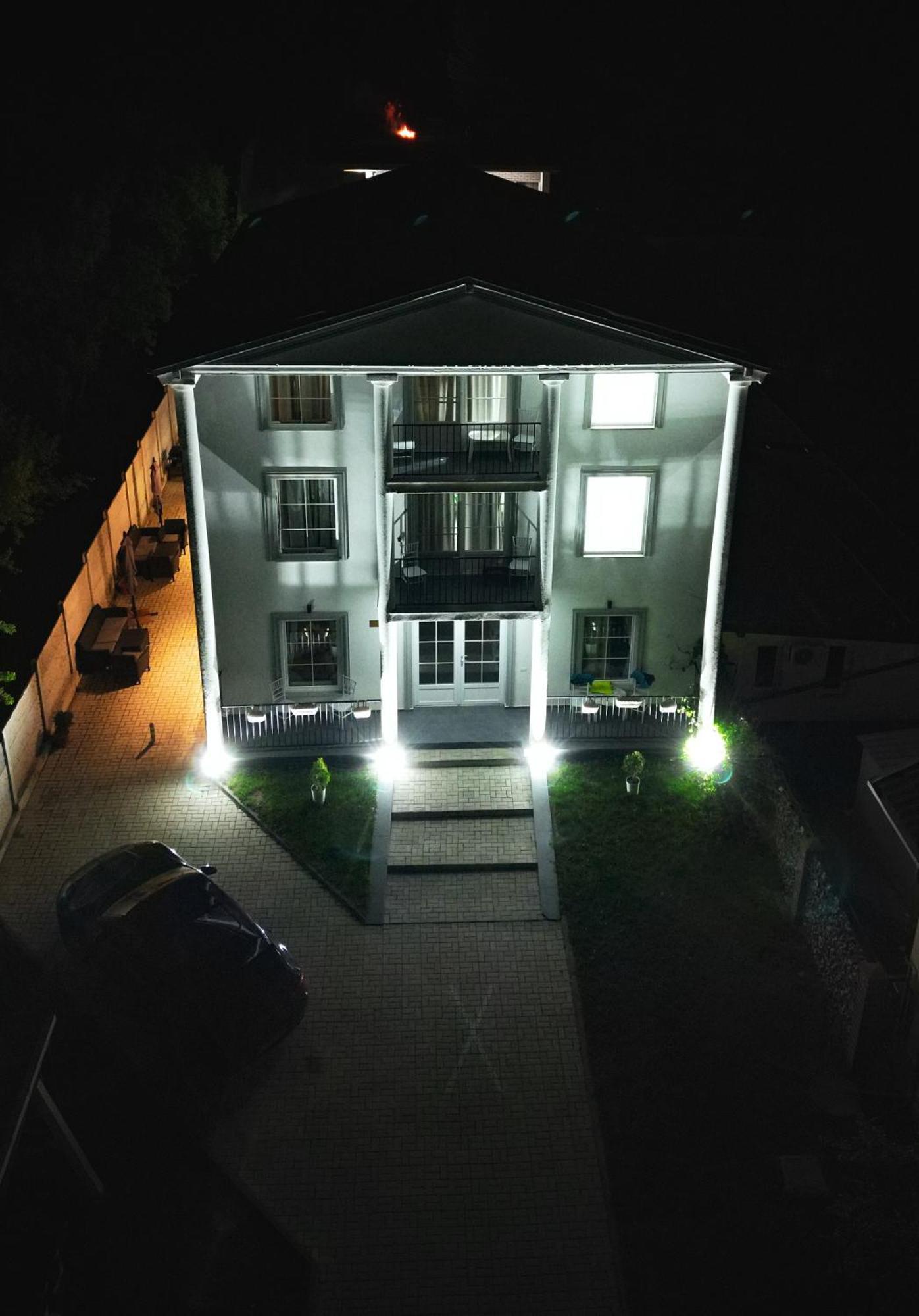 Green Hill Villa Кэлимэнешти Экстерьер фото