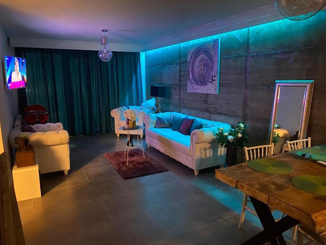 Green Hill Villa Кэлимэнешти Экстерьер фото